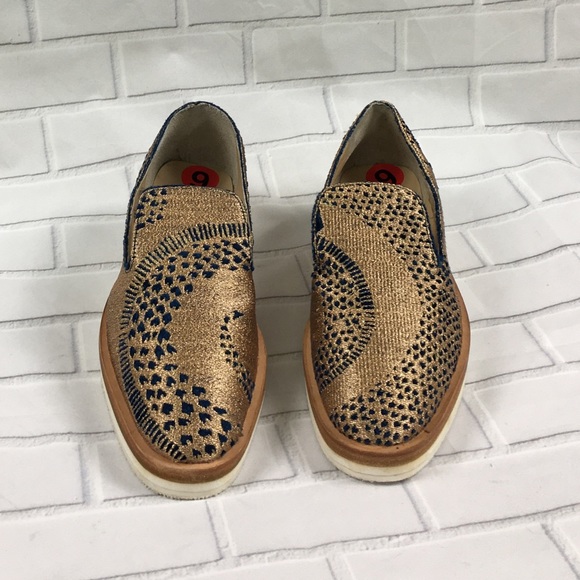 Free People Snake eyes Gold Metallic Loafers SZ 36 - Picture 2 of 8